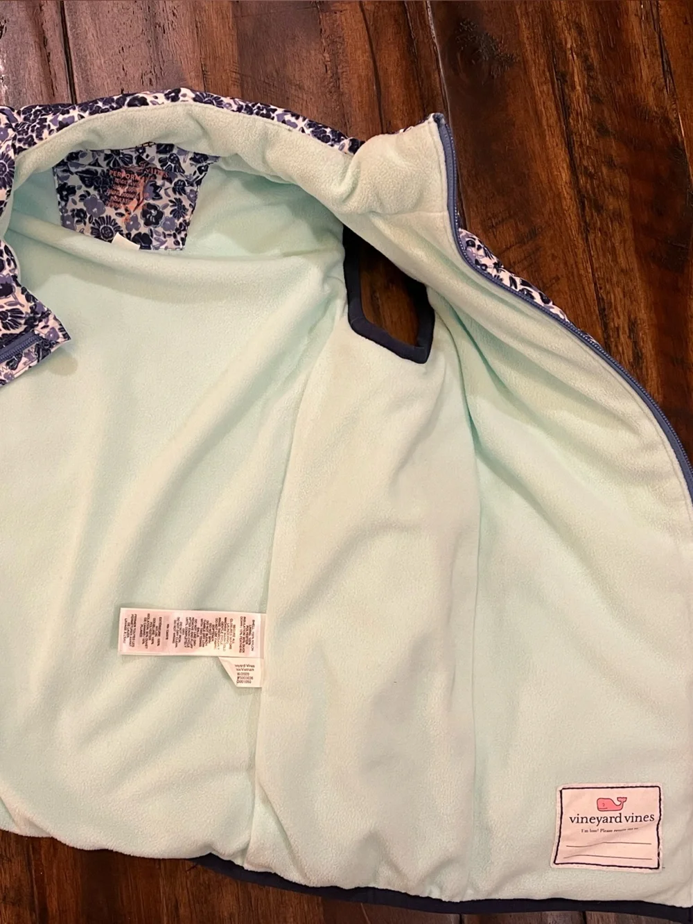 Vineyard Vines Girls' Navy and White Floral Quilted Vest